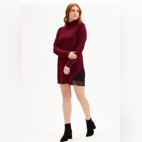 NEW Burgundy & Black Lace Cutout Turtleneck Sweater Dress M - Picture 1 of 3